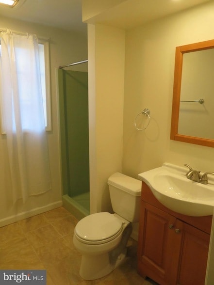 Building Photo - 26 Lakeside Dr