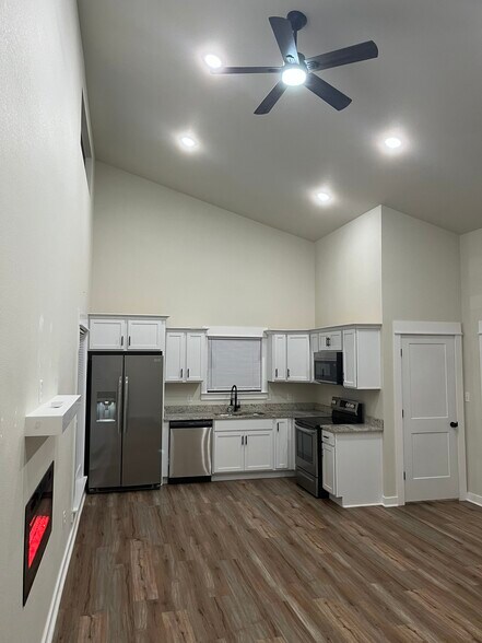 Building Photo - 2601 W Maddox Rd