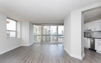 Building Photo - 530 N State St