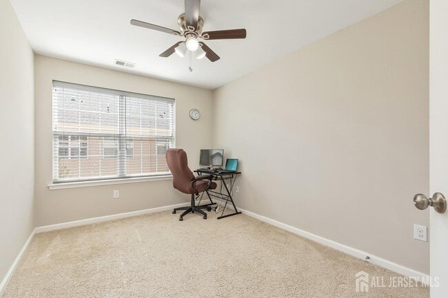 Building Photo - 1302 Hights Farm Rd N