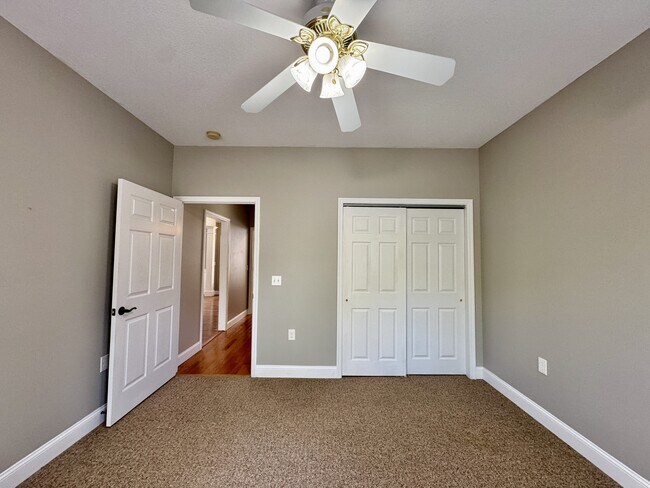 Building Photo - 513 Tanasi Cir