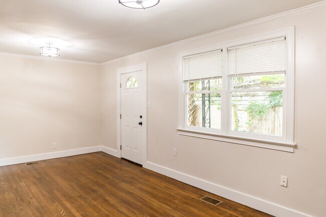 Building Photo - 1558 Orange Grove Rd