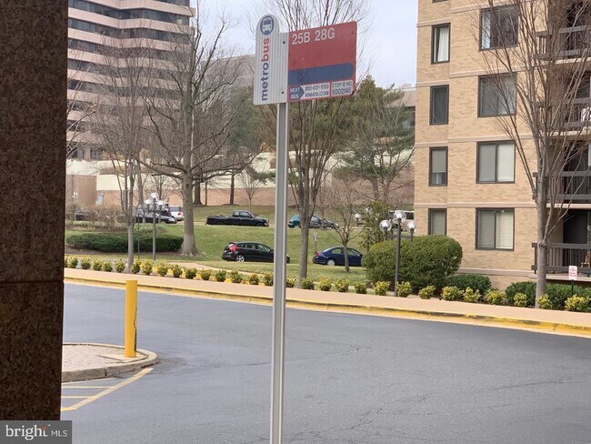 Building Photo - 3701 S George Mason Dr