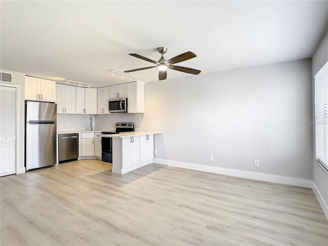 Building Photo - 4724 Walden Cir