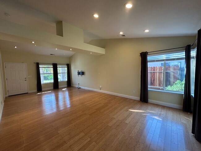 Building Photo - Nice home in Turlock