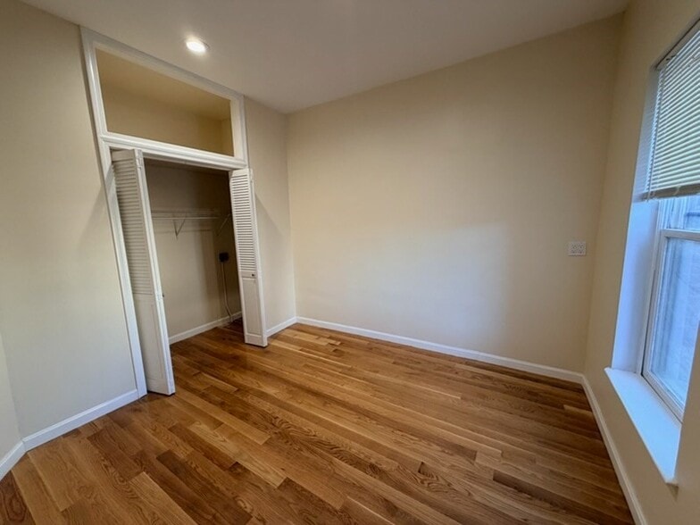 Building Photo - 18 Bow St