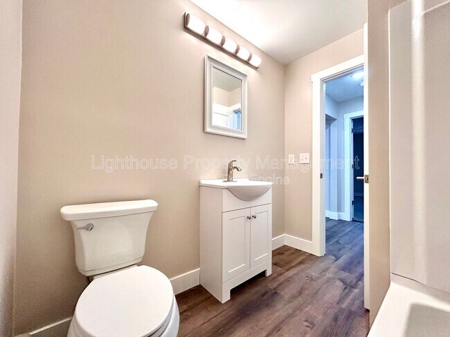 Building Photo - 2876 Taft Ave SW