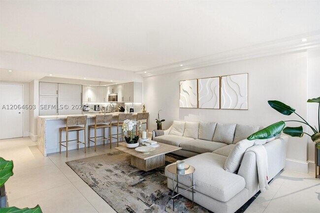 Building Photo - 5600 Collins Ave