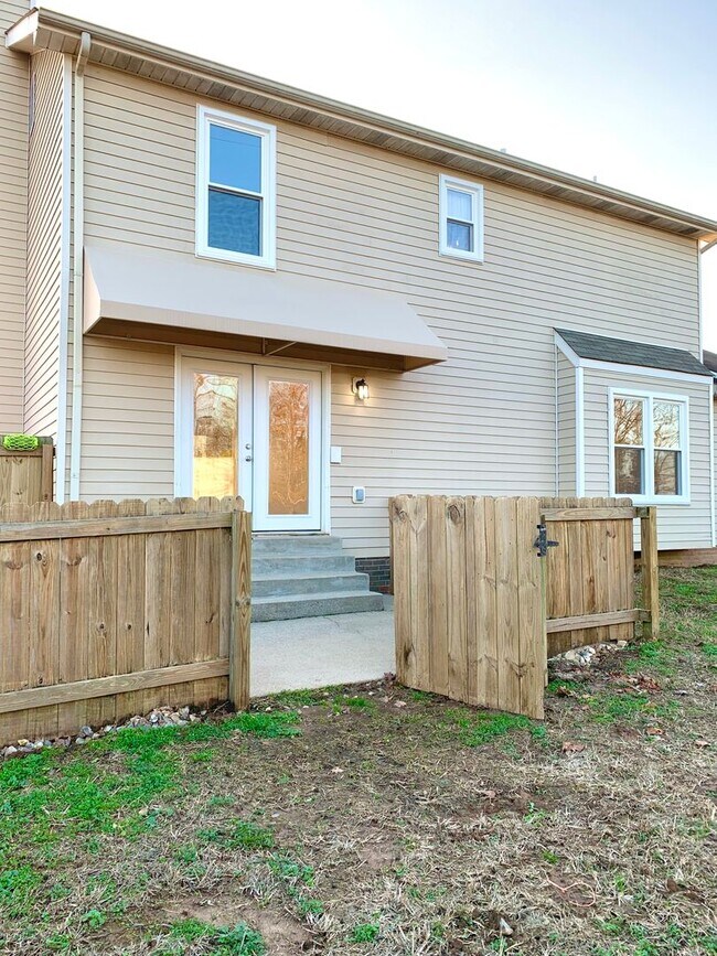 Building Photo - 1233 Cobblestone Ln