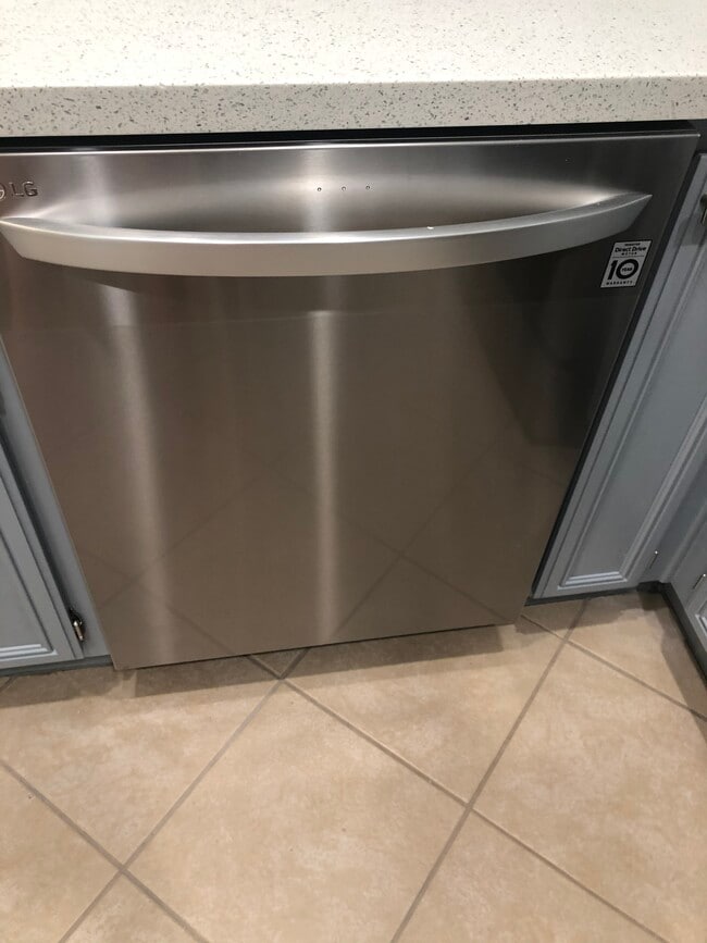 Dishwasher for Convenience - 26426 Arboretum Way