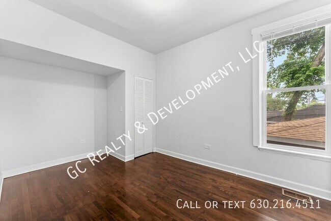 Building Photo - 1501 N Leamington Ave