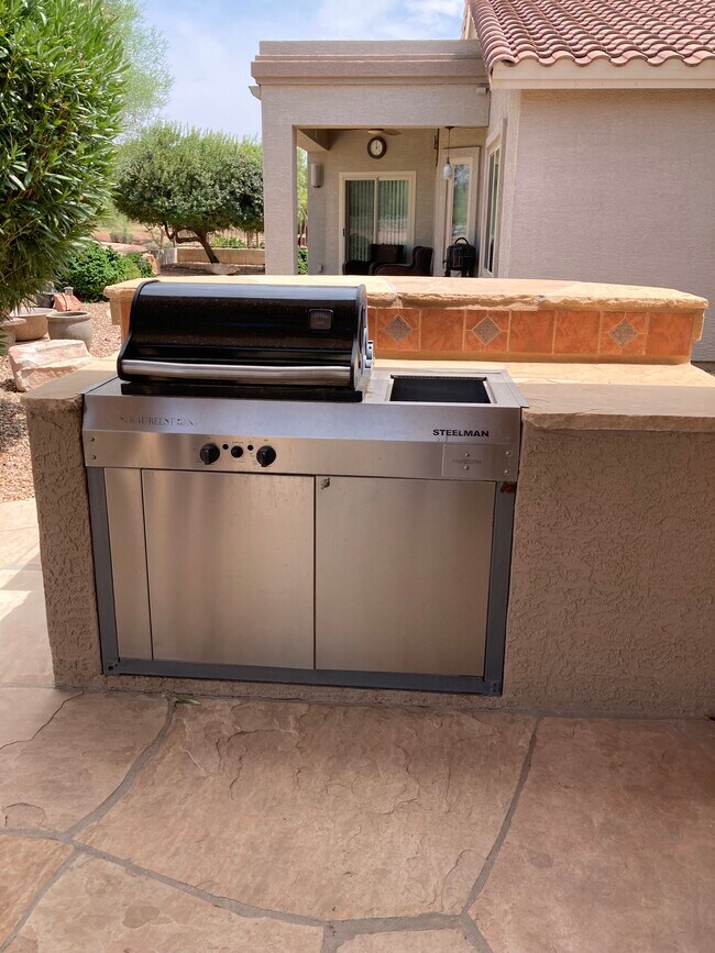 Building Photo - 5039 S Lantana Ln