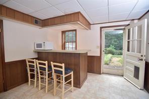 Building Photo - 119 Woodlawn Dr NE