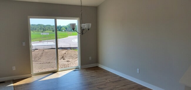 Building Photo - 5193 Mustang Dr