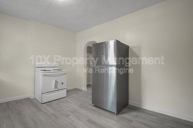 Building Photo - 1085 E 17th Ave