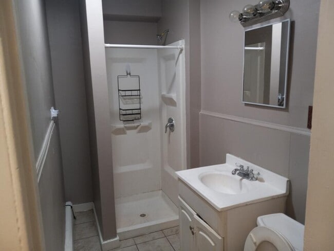 Building Photo - 11 Fairview Ave