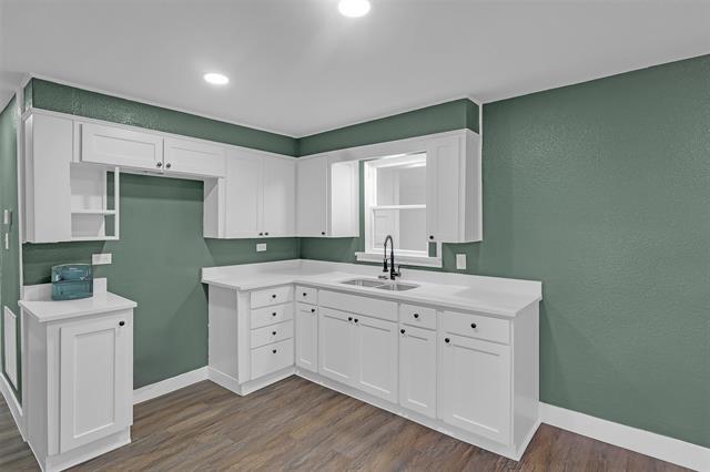 Building Photo - 611 W College St