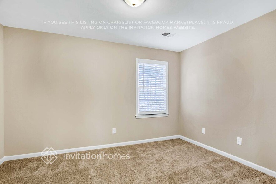 Building Photo - 2312 Marneil Dr NE