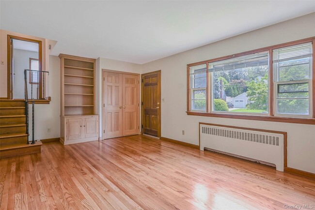 Building Photo - 33 Chestnut St