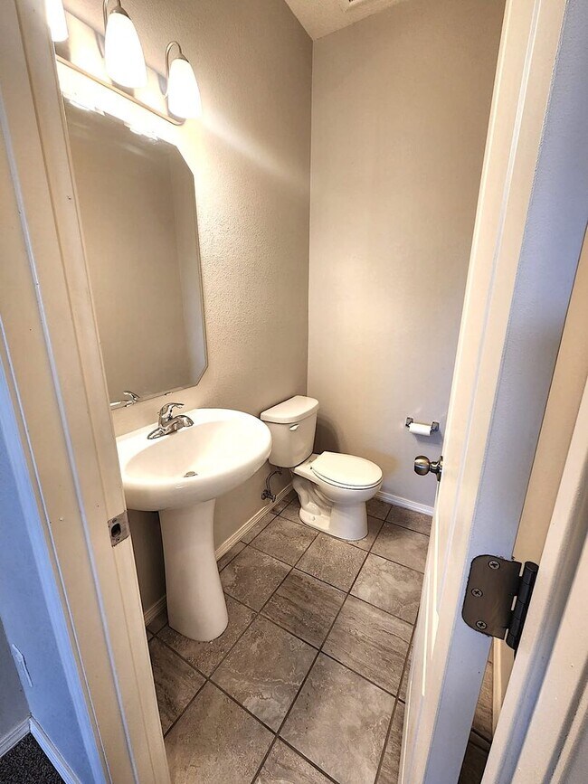 Building Photo - Amazing 3 bedroom on Westside! Coors/Ladera. Close to Petroglyphs, I-40.