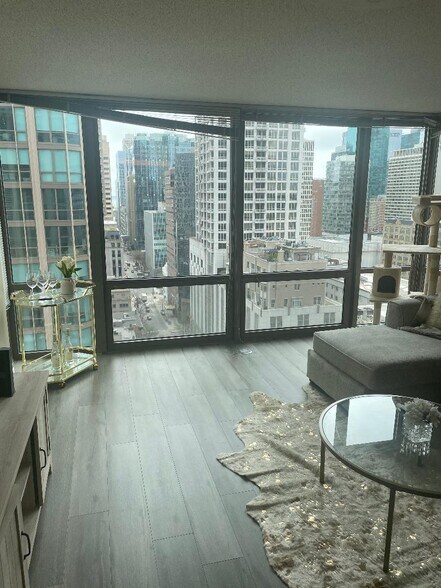 Building Photo - 2 E Erie St