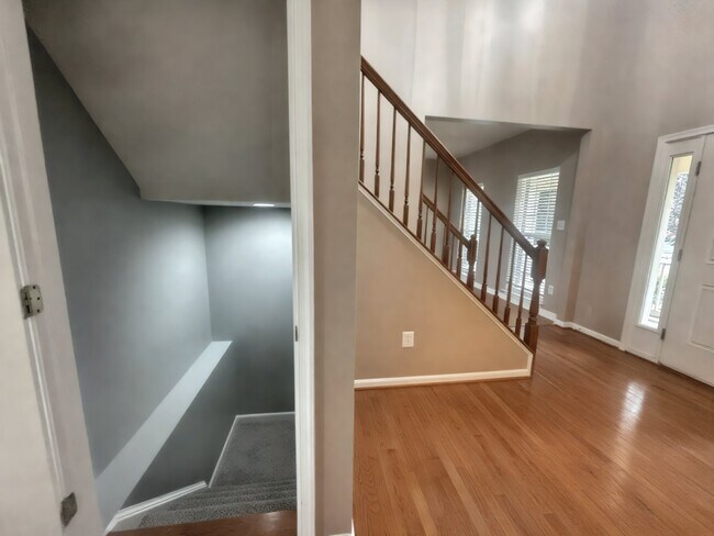 Building Photo - 15024 Burgandine Ave