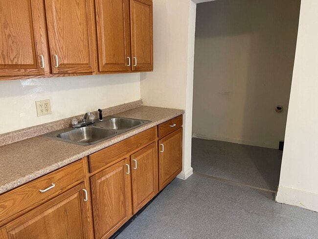 Building Photo - Alexander  37-39 Boone