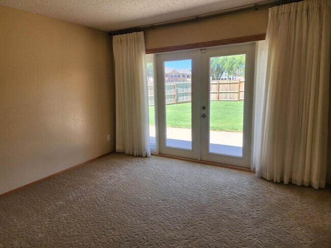 Building Photo - 516 Diamondhead Dr