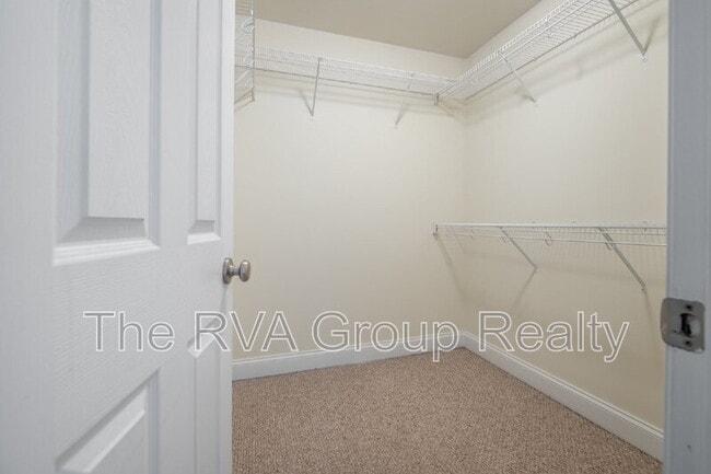 Building Photo - 79 River Run Ln