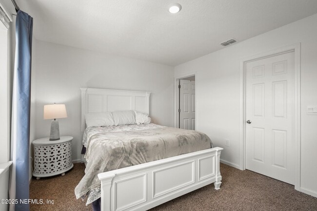 Building Photo - 955 Rivertree Pl