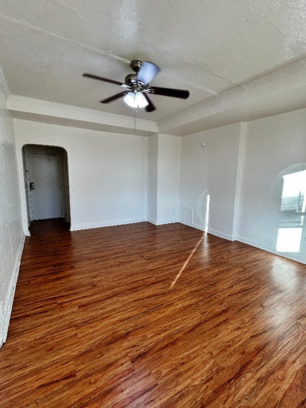 Building Photo - 1523 N McCadden Pl