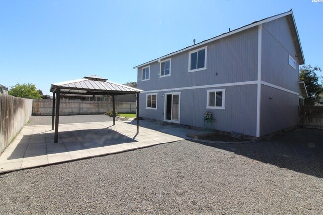 Building Photo - 4 bedroom, 2 1/2 bath home in Pasco