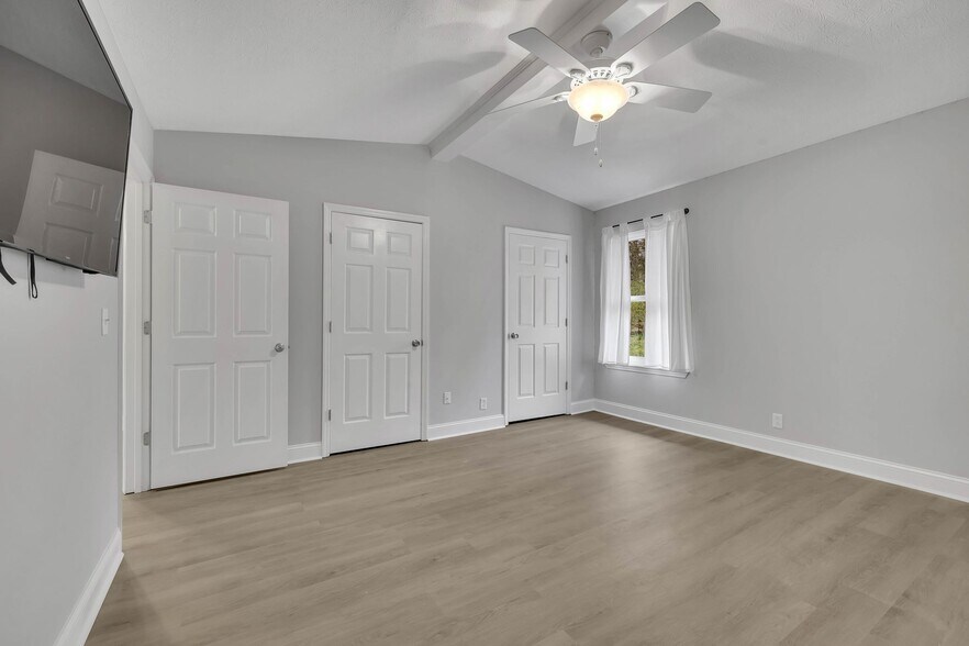 Building Photo - 3350 Oak Trees Ct