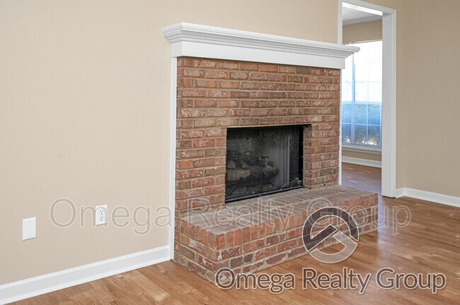 Building Photo - 536 Deer Path