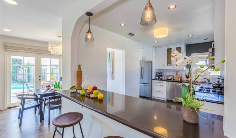 Building Photo - 405 N Peach Knoll