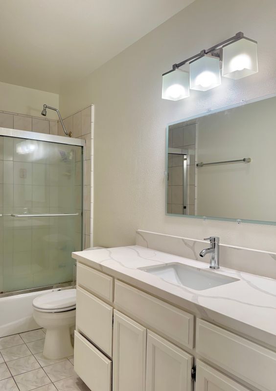 Building Photo - 110 Casuda Canyon Dr