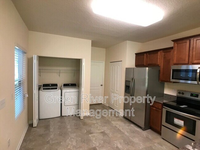 Building Photo - 617 Servia Dr