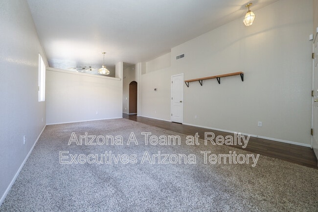 Building Photo - 8070 N Wild Aster Way
