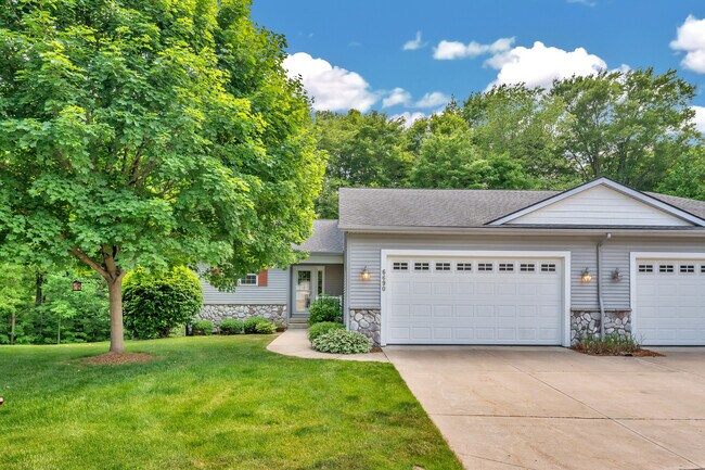 Building Photo - 6690 Green Valley Ct SE