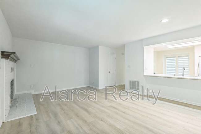 Building Photo - 2756 Tiergarten Ln
