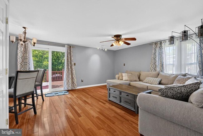 Building Photo - 10522 Lime Tree Way