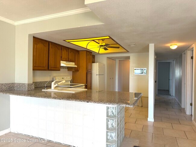 Building Photo - 1415 N Hwy A1A