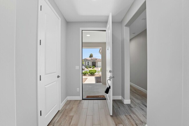 Building Photo - Luxury Kitchen + 3 Bed & Den/Office in Azure Canyon | Quartz, Gas Cooktop & More