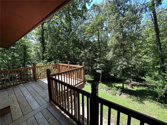 Building Photo - 35 Gore Ln