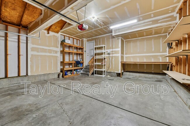 Building Photo - 8728 Starwood Ln