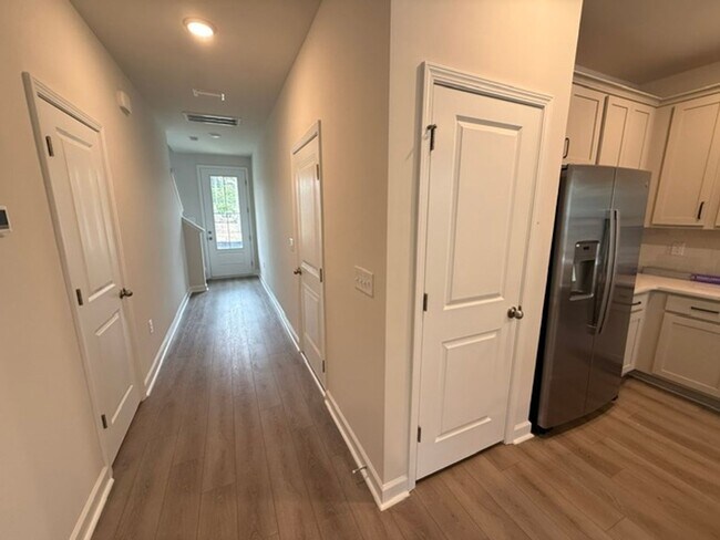 Building Photo - 467 Martins Creek Blvd