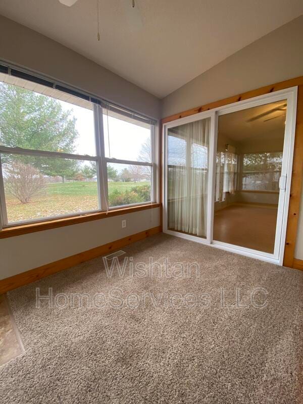 Building Photo - 1041 Hawthorn Ridge