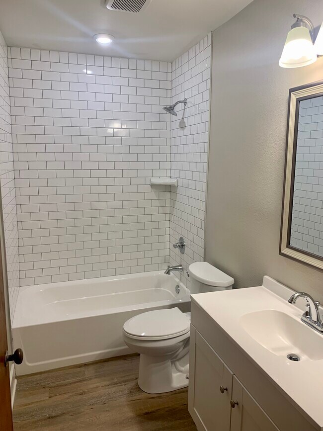 Building Photo - 226 Tolbert Ave