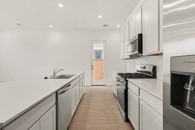 Building Photo - 12610 Blue Catfish Ln