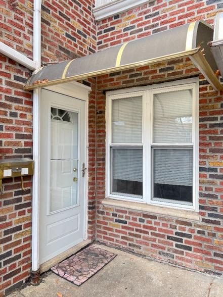 Primary Photo - 8838 19th Ave